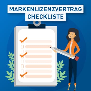Frau bearbeitet eine Checkliste