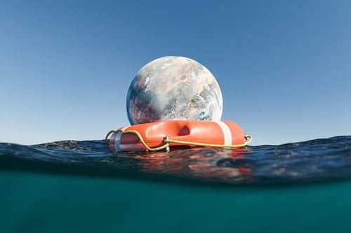 Planet mit Rettungsring im Wasser